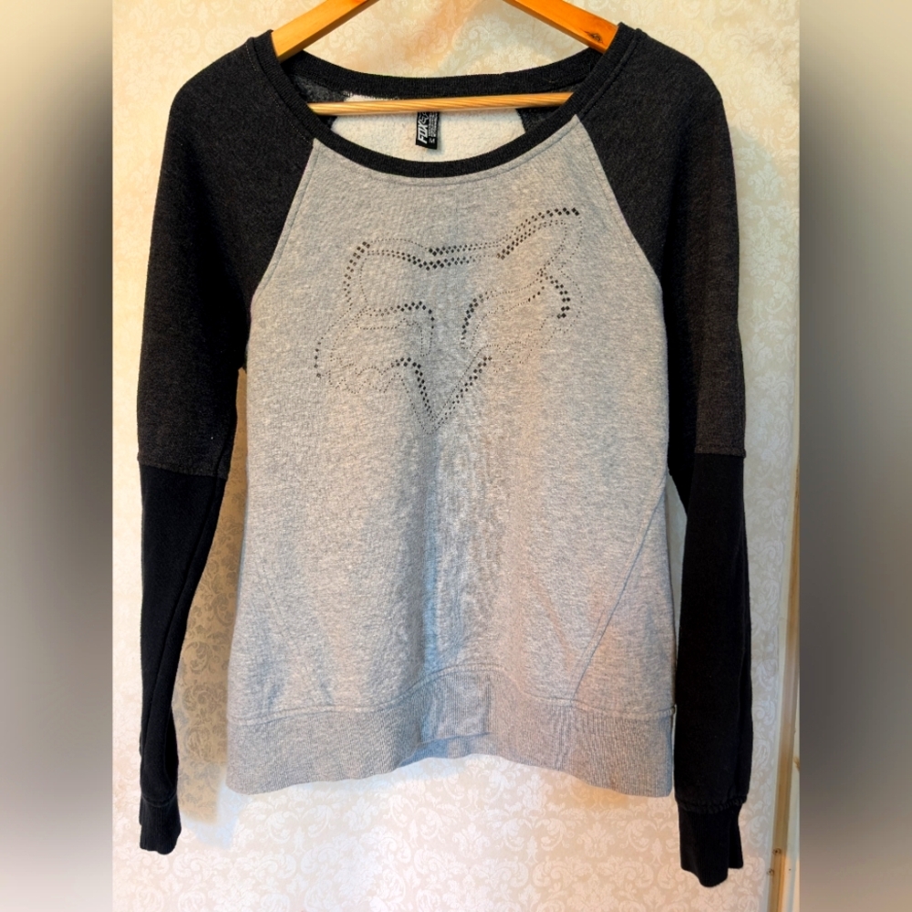 FoxHead Black & White‎ Sweatshirt Sz. Medium